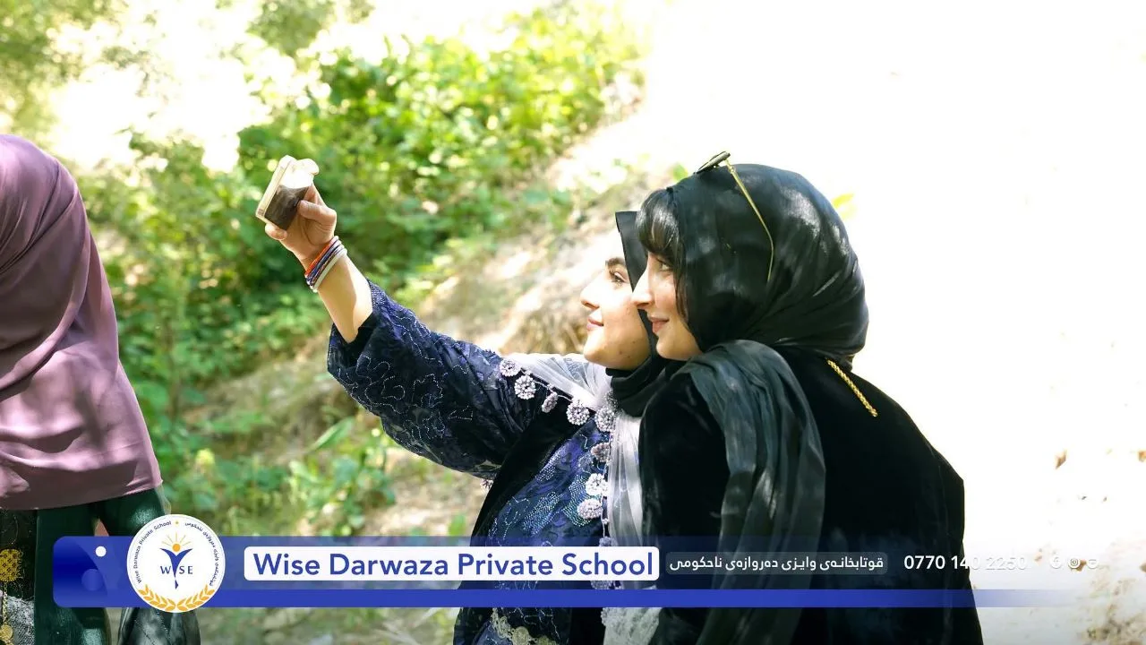 ئەنجامدانی گەشت بۆ ستافی مامۆستا و کارمەندان