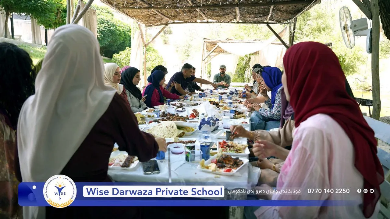 ئەنجامدانی گەشت بۆ ستافی مامۆستا و کارمەندان