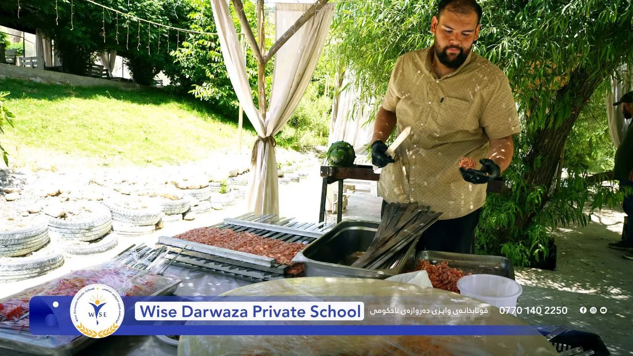 ئەنجامدانی گەشت بۆ ستافی مامۆستا و کارمەندان